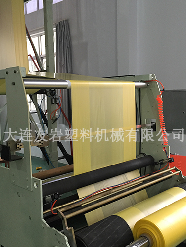 Plastic film blowing machine